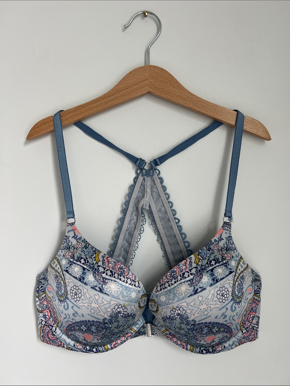 Victoria's Secret | Very Sexy Push Up Underwire Bra Blue Gray Peach Paisley 34C